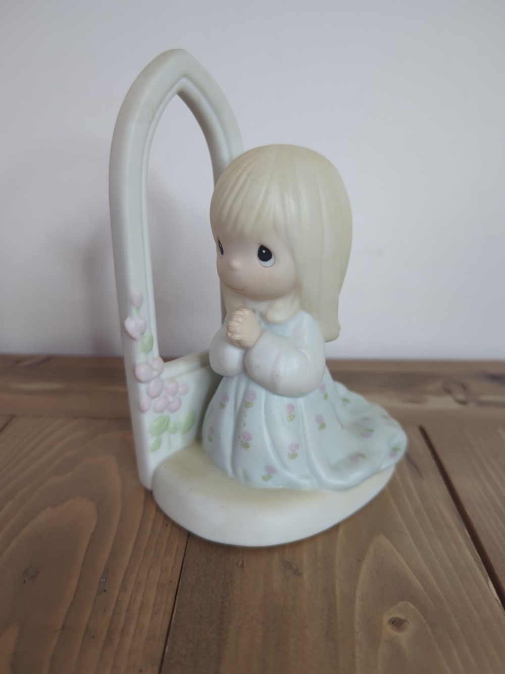 Precious Moments 1985 “O Worship The Lord  Figurine